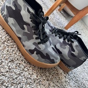 Camo Gum Nobull Trainers